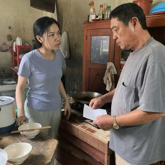 Bố chồng ‘tách bếp’… Đâu là cú sốc khiến cả gia đình rung chuyển?