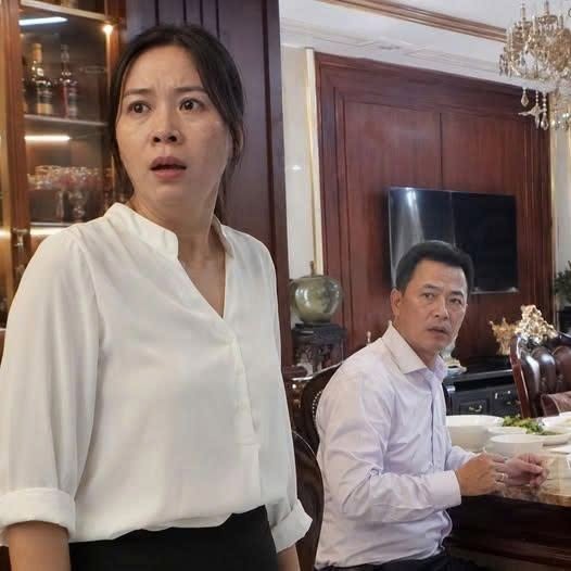 Đến nhà sếp giàu, tôi ch;;ết lặng vì con anh giống con mình… sự thật số; c
