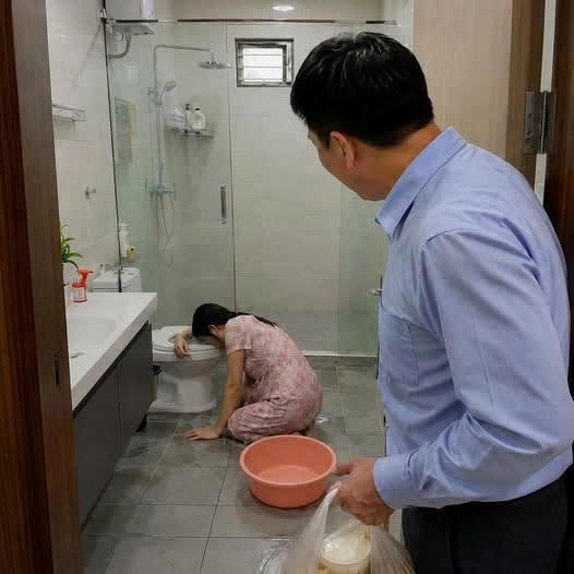 Tranh thủ trưa về nhà nấu cơm vì vợ ốm, nhưng tôi đã t;;ái mặt khi thấy cảnh tượng trong phòng tắm.