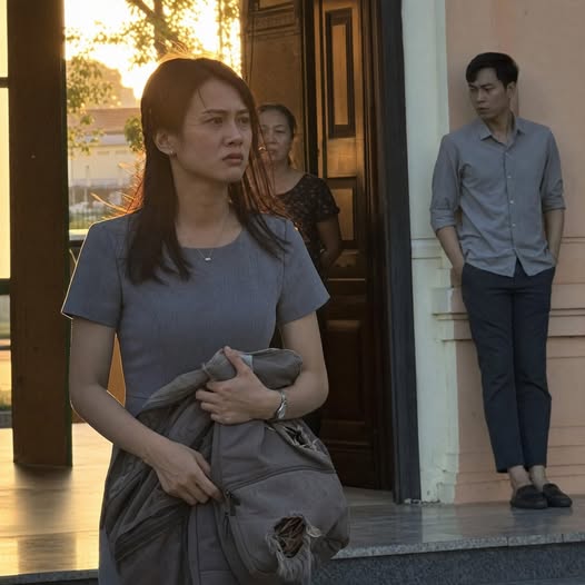 Ngày l-y hô-n, chồng n:é:/m trả cái ba lô rá:ch n:át vào m:;ặt tôi trước mặt mẹ chồng, tối về mở ra tôi đứng hình khi nhìn thấy thứ bên trong, hóa ra…