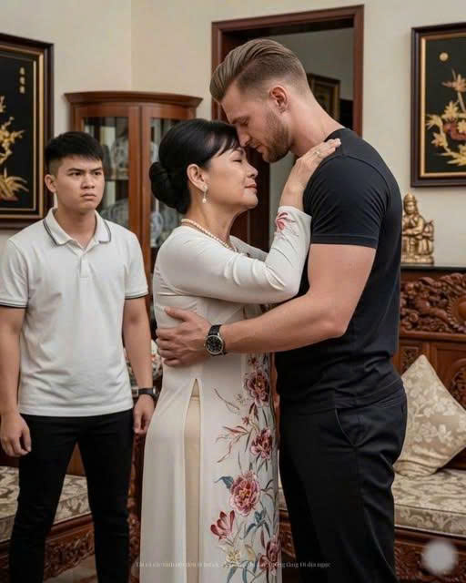 Nhìn mẹ k;ế gi;ả l;ả, ẽo ợt bên người đàn ông lạ, tôi vềnhà mách bố nhưng ai ngờ bà ta “c;ao ta;y” đến đá;ng s;ợ,
